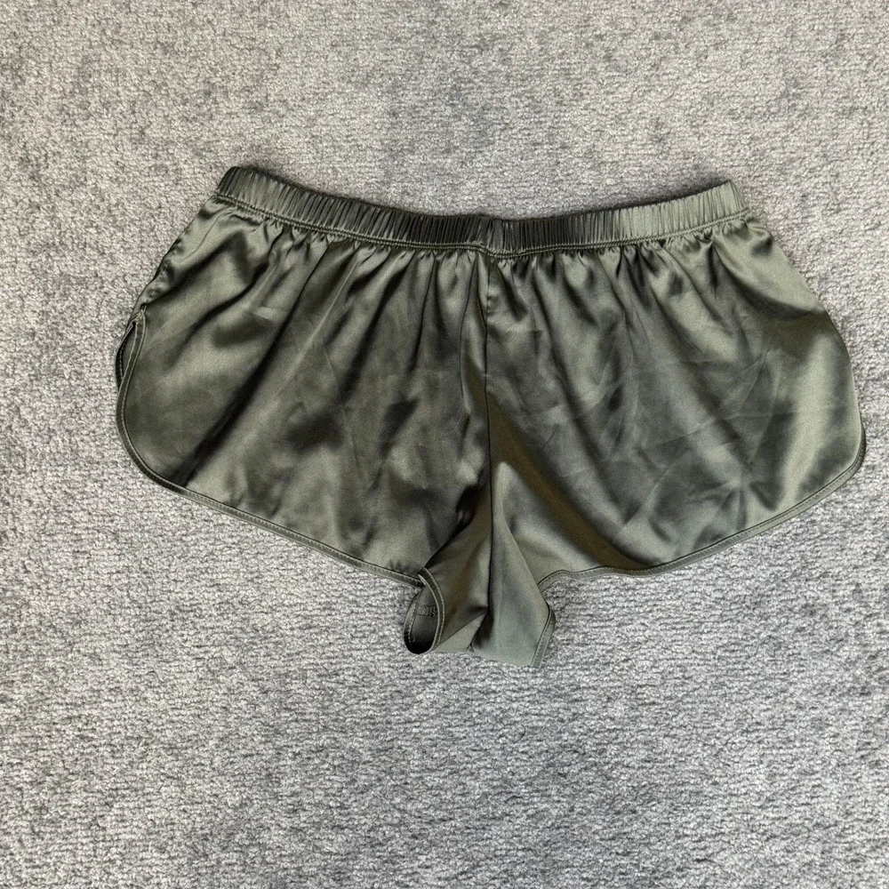 Ekouaer Womens Olive Green Satin Pajama Shorts Dolphin Hem Size‎ S Sleepwear
